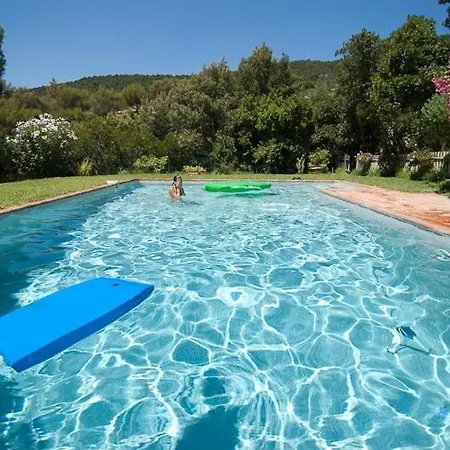 Hébergement de vacances Rdc Grand Jardin, Piscine Chauffee, Jacuzzi
